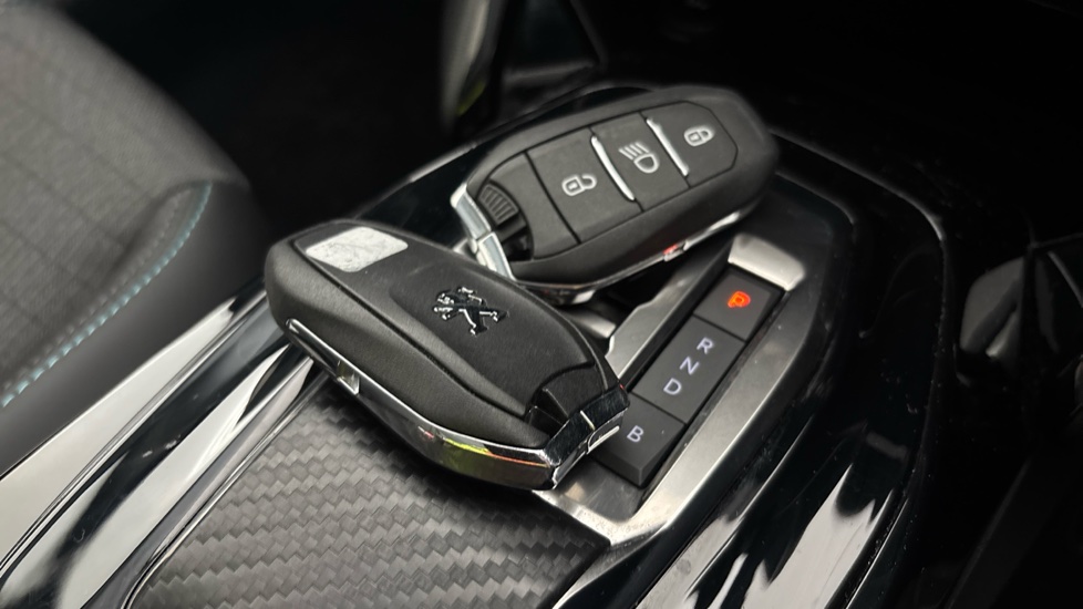 PEUGEOT 208 2 keys