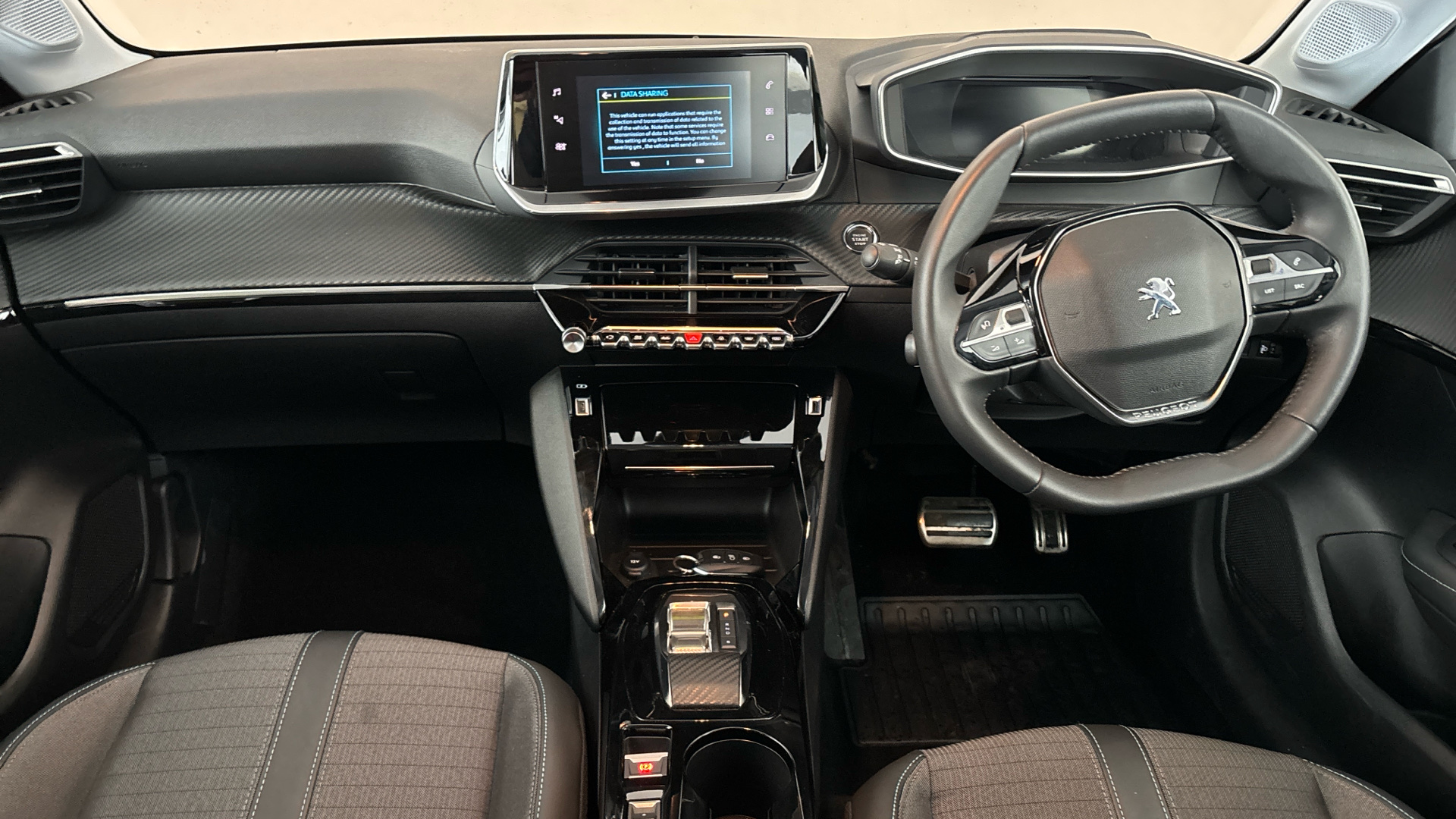 4070998 100kW Allure Premium + 50kWh 5dr Auto