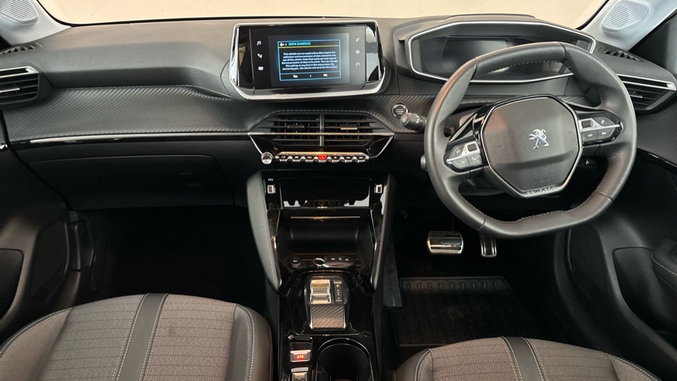 PEUGEOT 208 Image 11