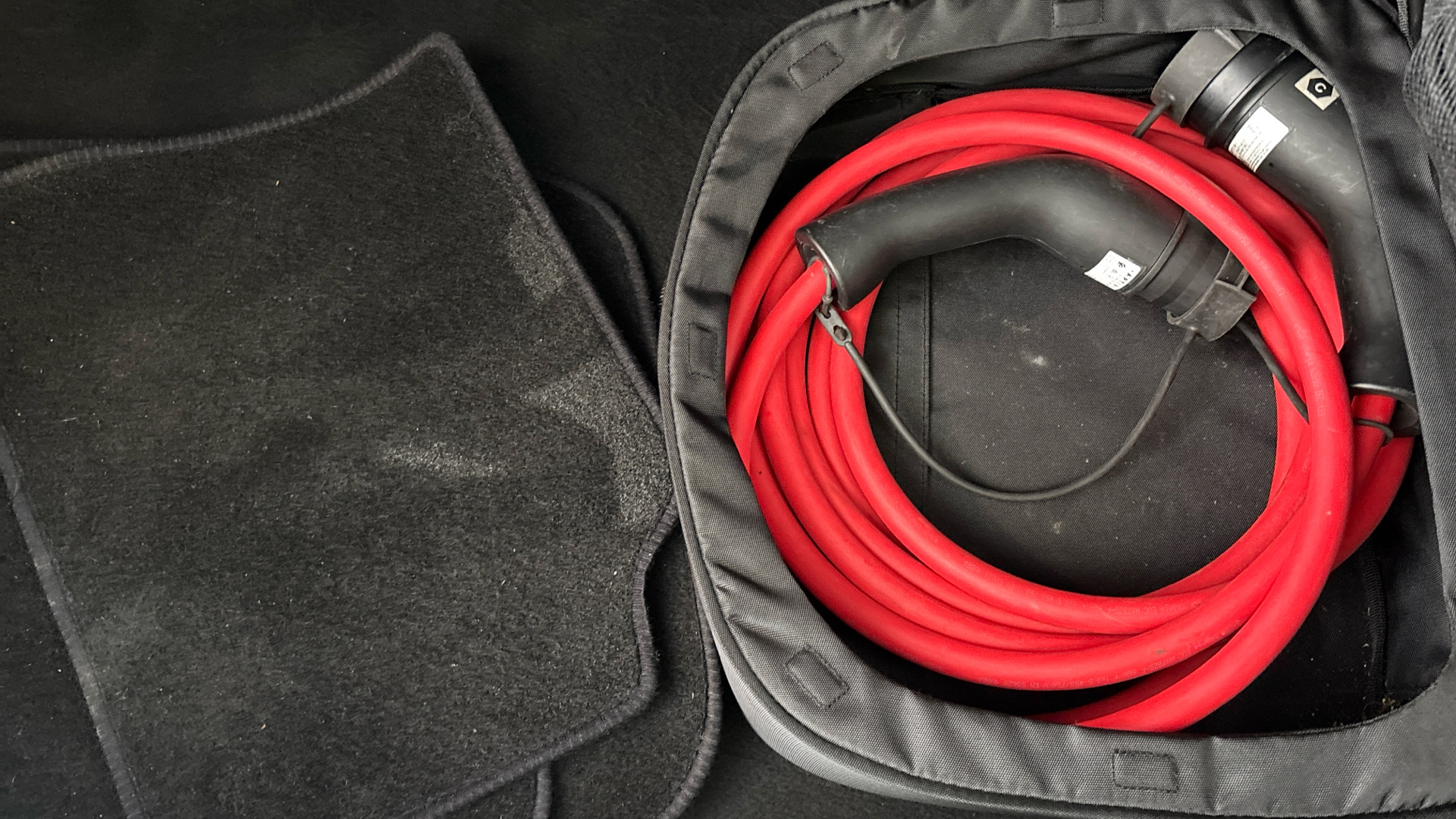 4070998 100kW Allure Premium + 50kWh 5dr Auto