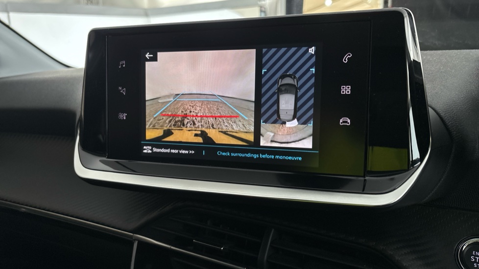 PEUGEOT 208 reverse camera