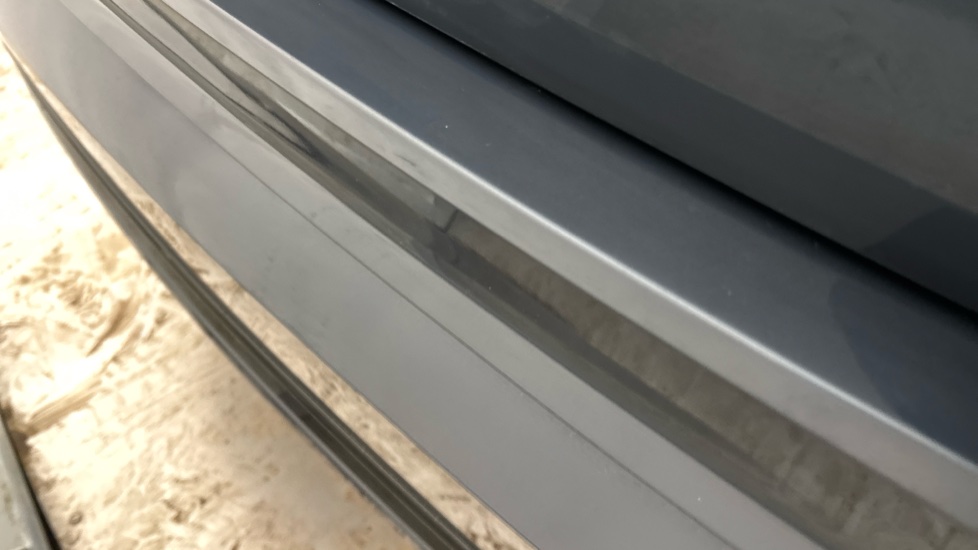 VOLVO XC90 scratches