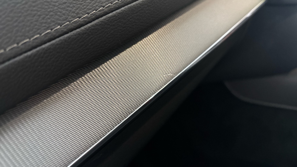 VOLVO XC90 scratches