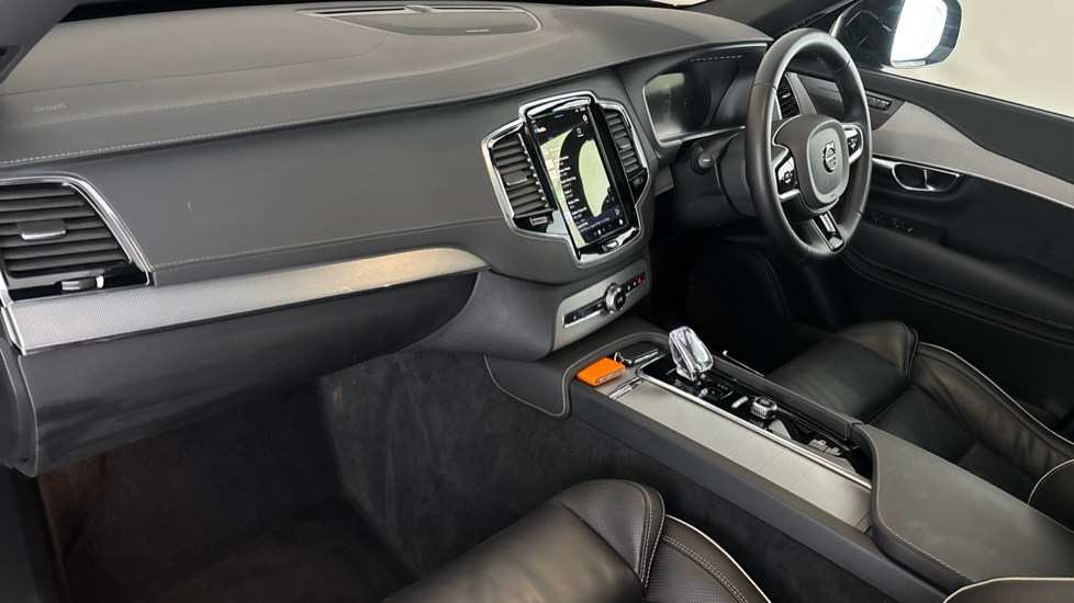 VOLVO XC90 Image 10