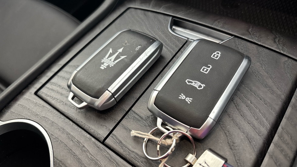MASERATI GRECALE 2 keys