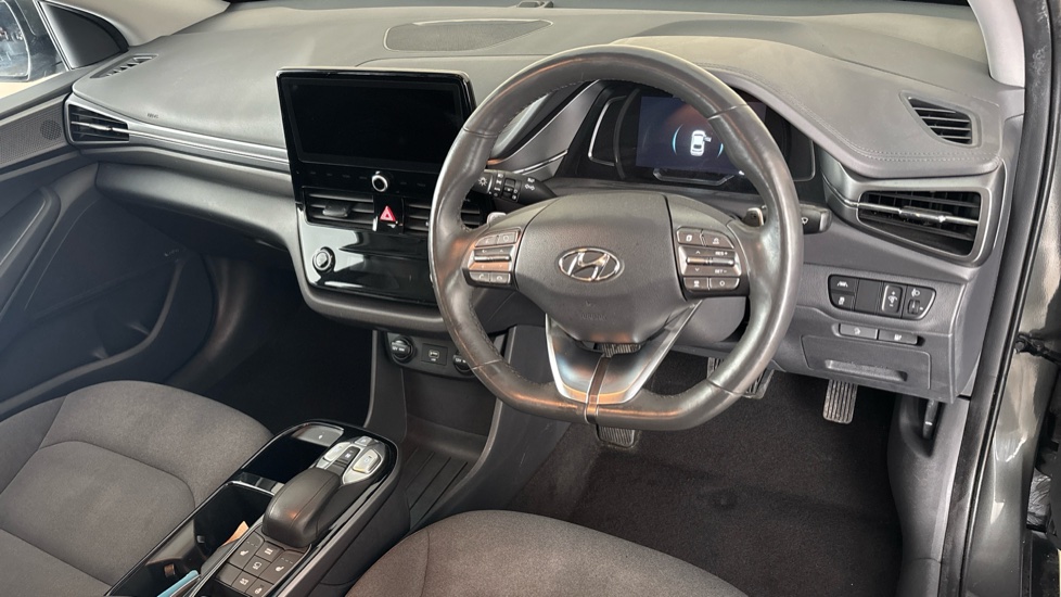 HYUNDAI IONIQ Image 9