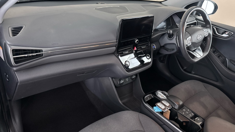 HYUNDAI IONIQ Image 10