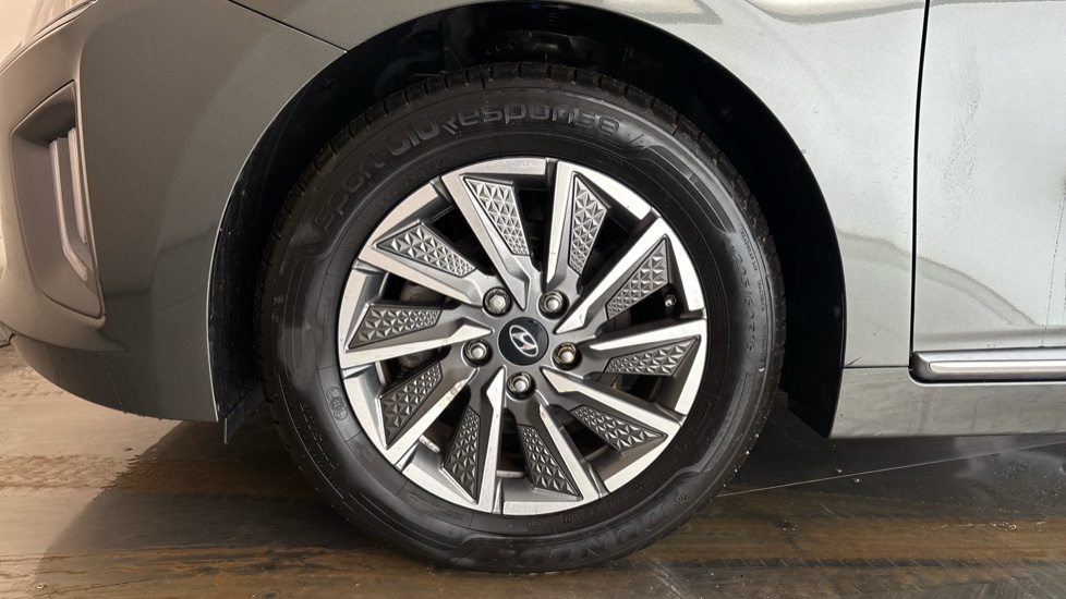 HYUNDAI IONIQ Image 17