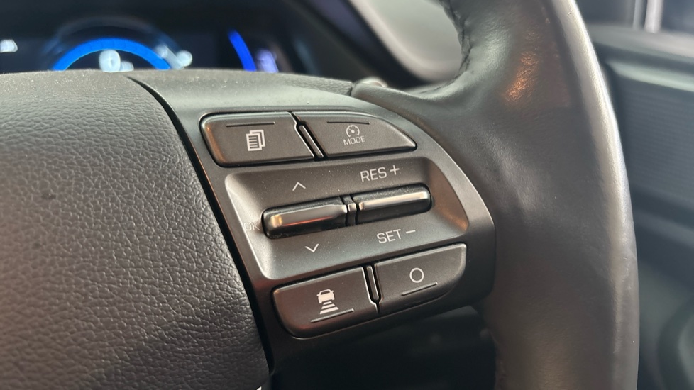 HYUNDAI IONIQ Cruise control