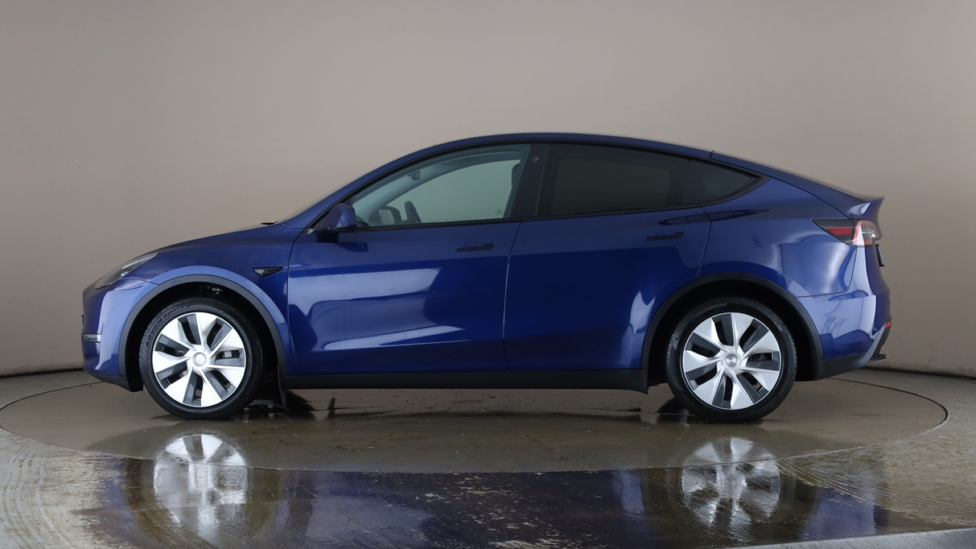 4049523 Long Range AWD 5dr Auto