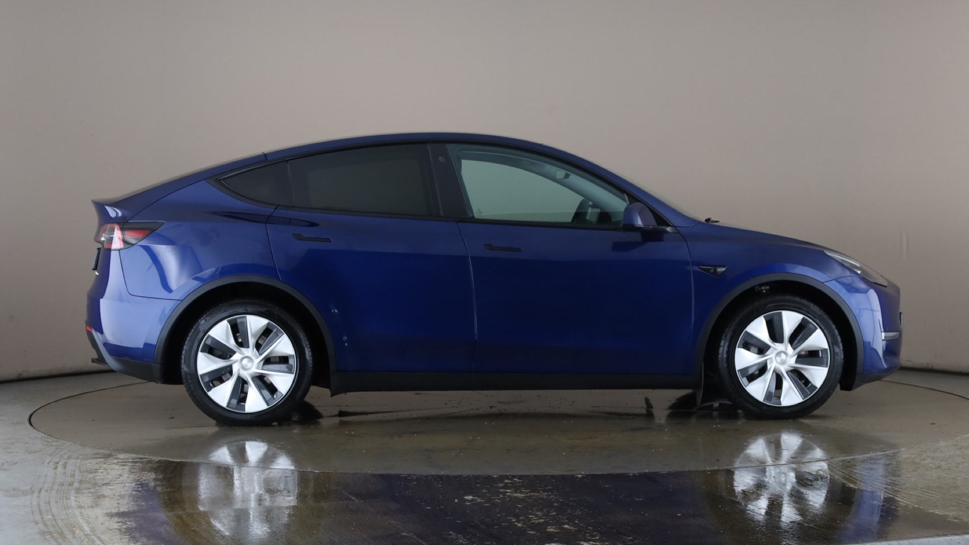 4049523 Long Range AWD 5dr Auto