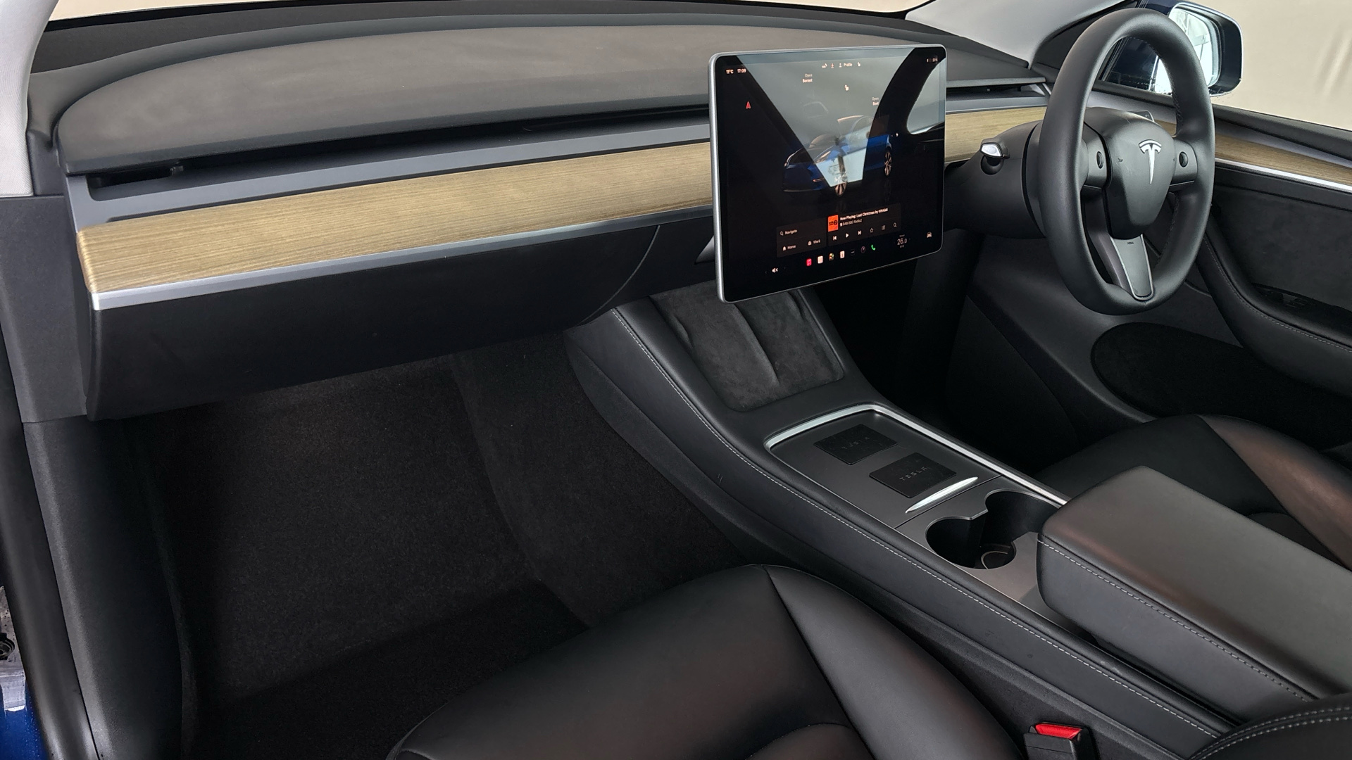 4049523 Long Range AWD 5dr Auto