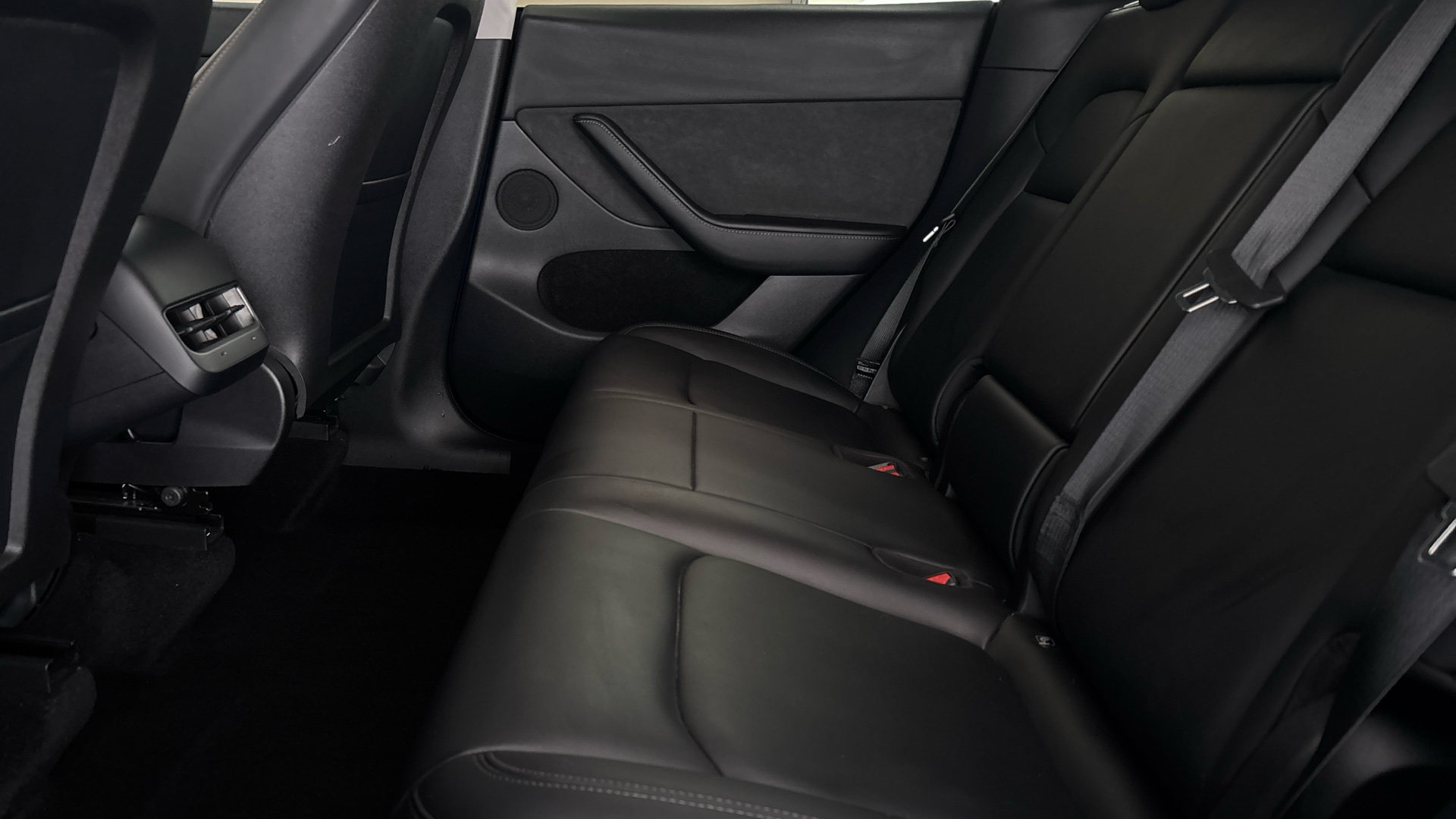 4049523 Long Range AWD 5dr Auto