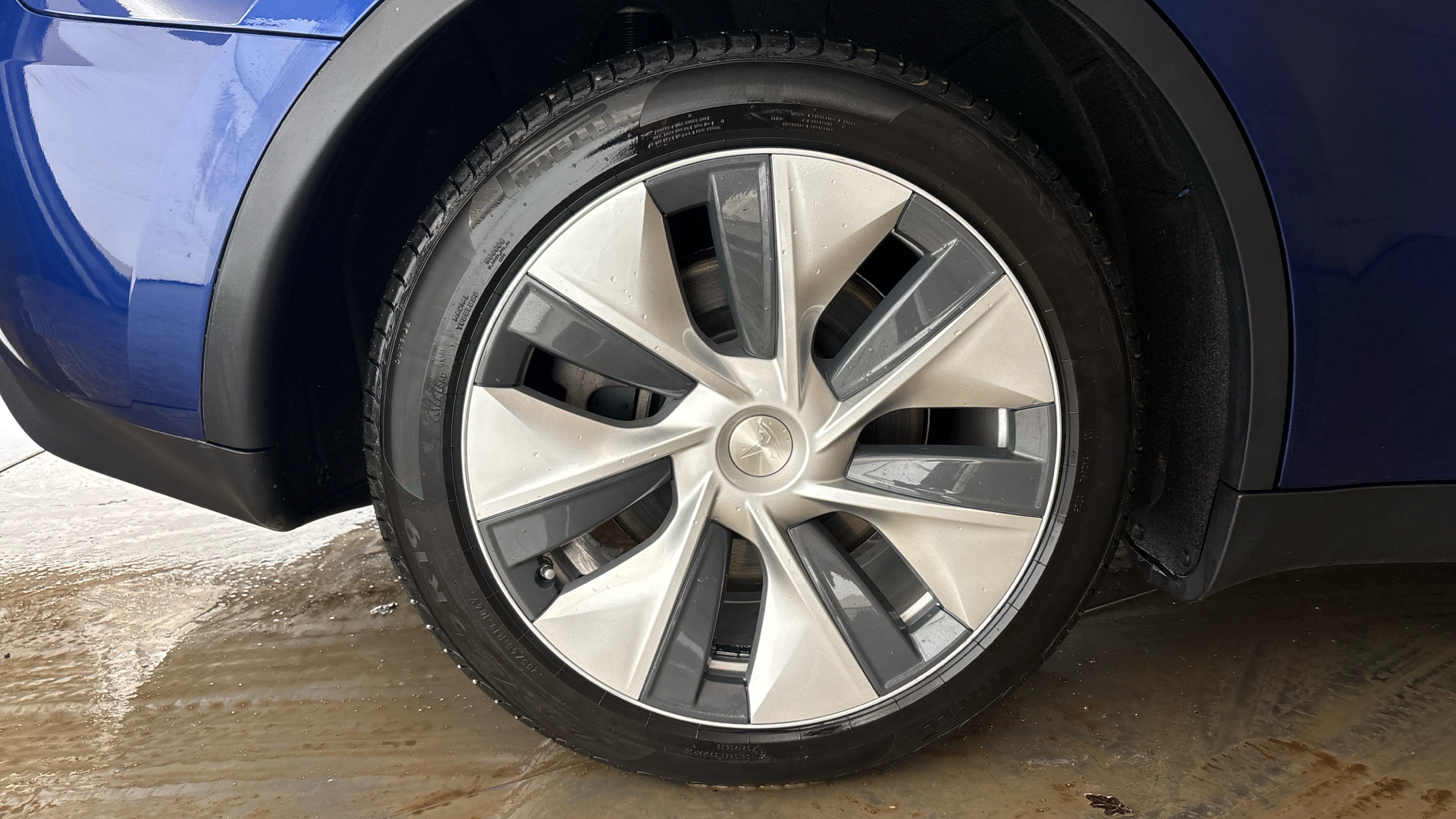 4049523 Long Range AWD 5dr Auto