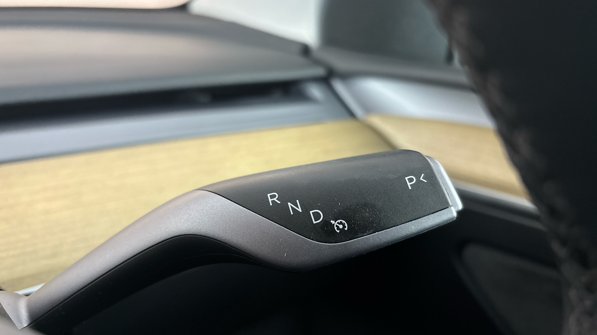 4049523 Long Range AWD 5dr Auto