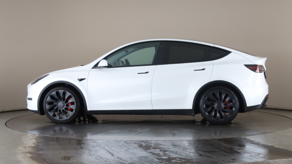 TESLA MODEL Y Image 2