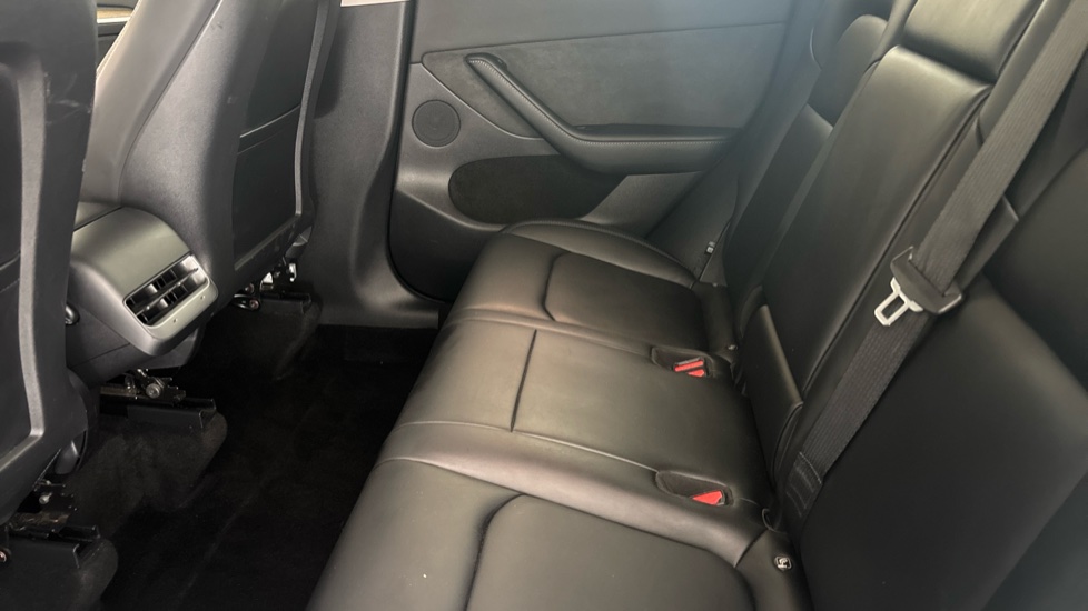 TESLA MODEL Y Image 14