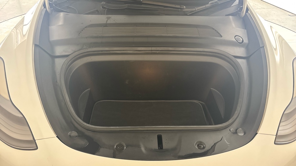 TESLA MODEL Y Image 16
