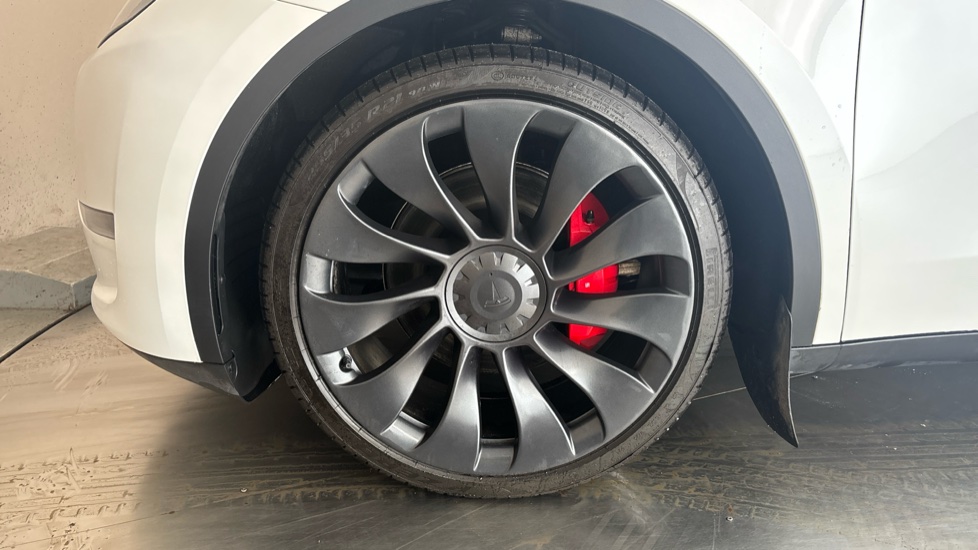 TESLA MODEL Y Image 17