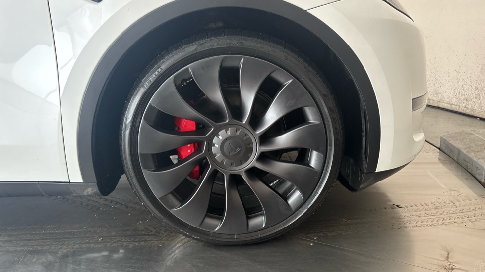 TESLA MODEL Y Image 20