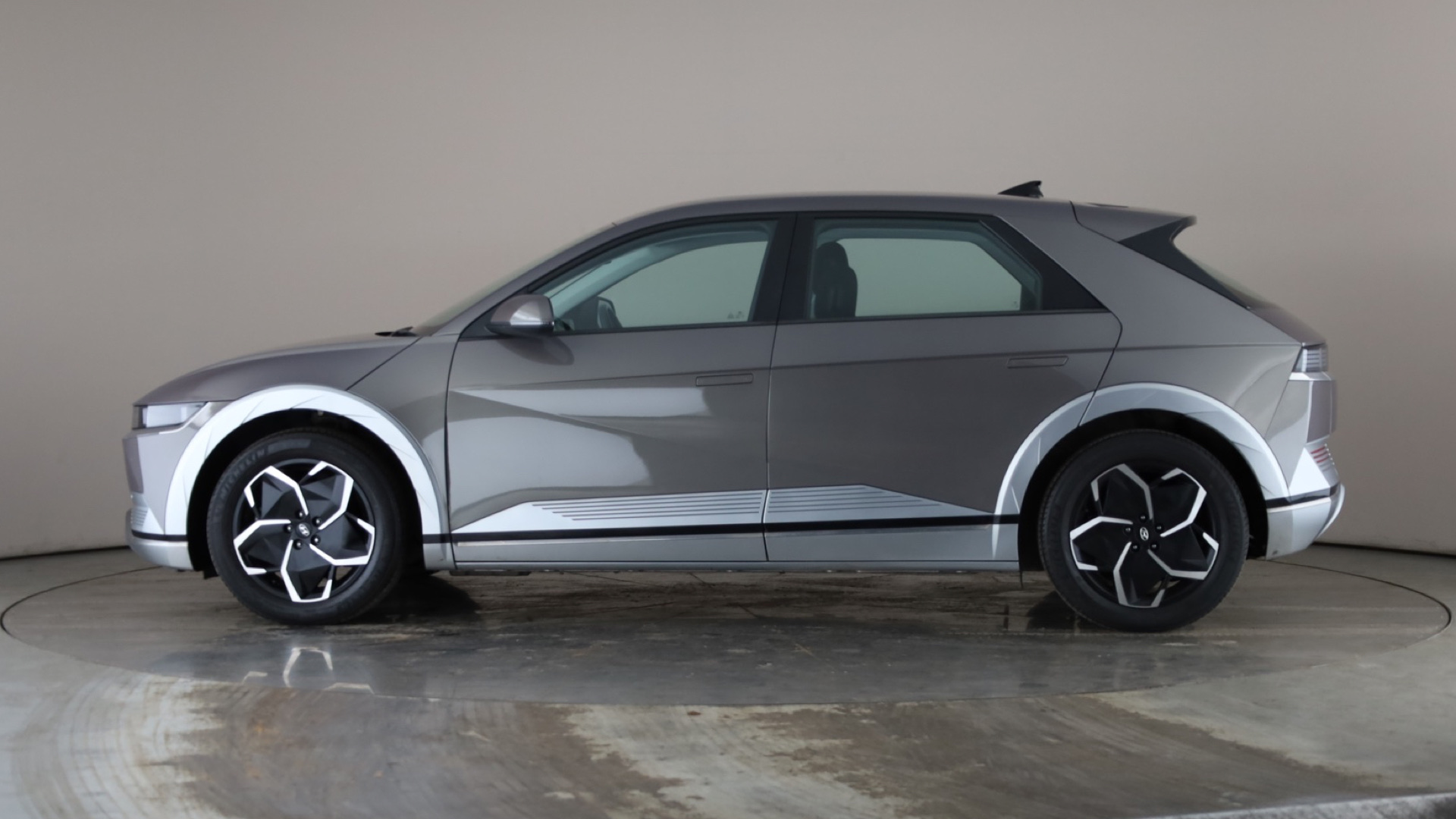 160kW Premium 73 kWh 5dr Auto [2022]