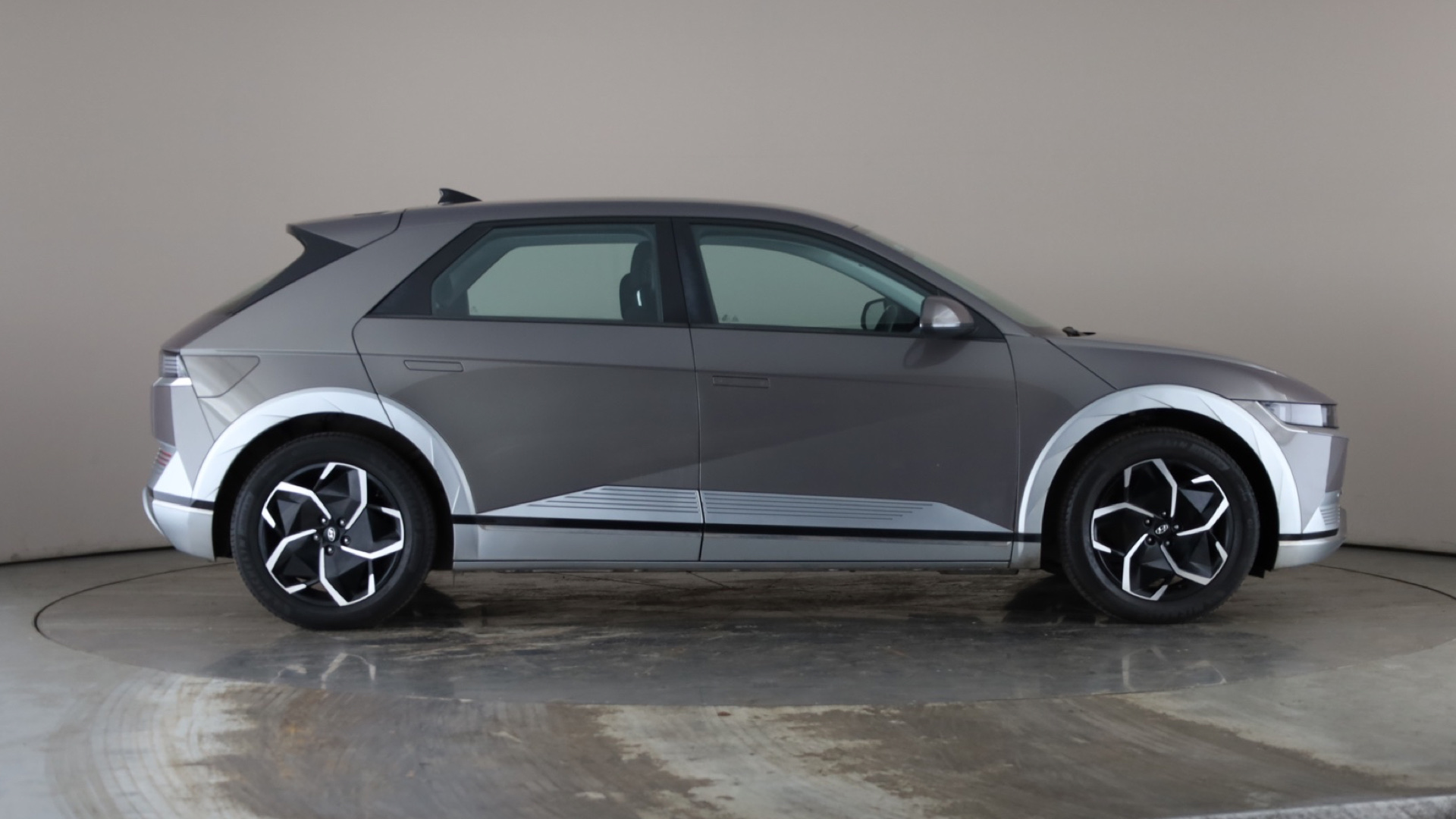 4020612 160kW Premium 73 kWh 5dr Auto