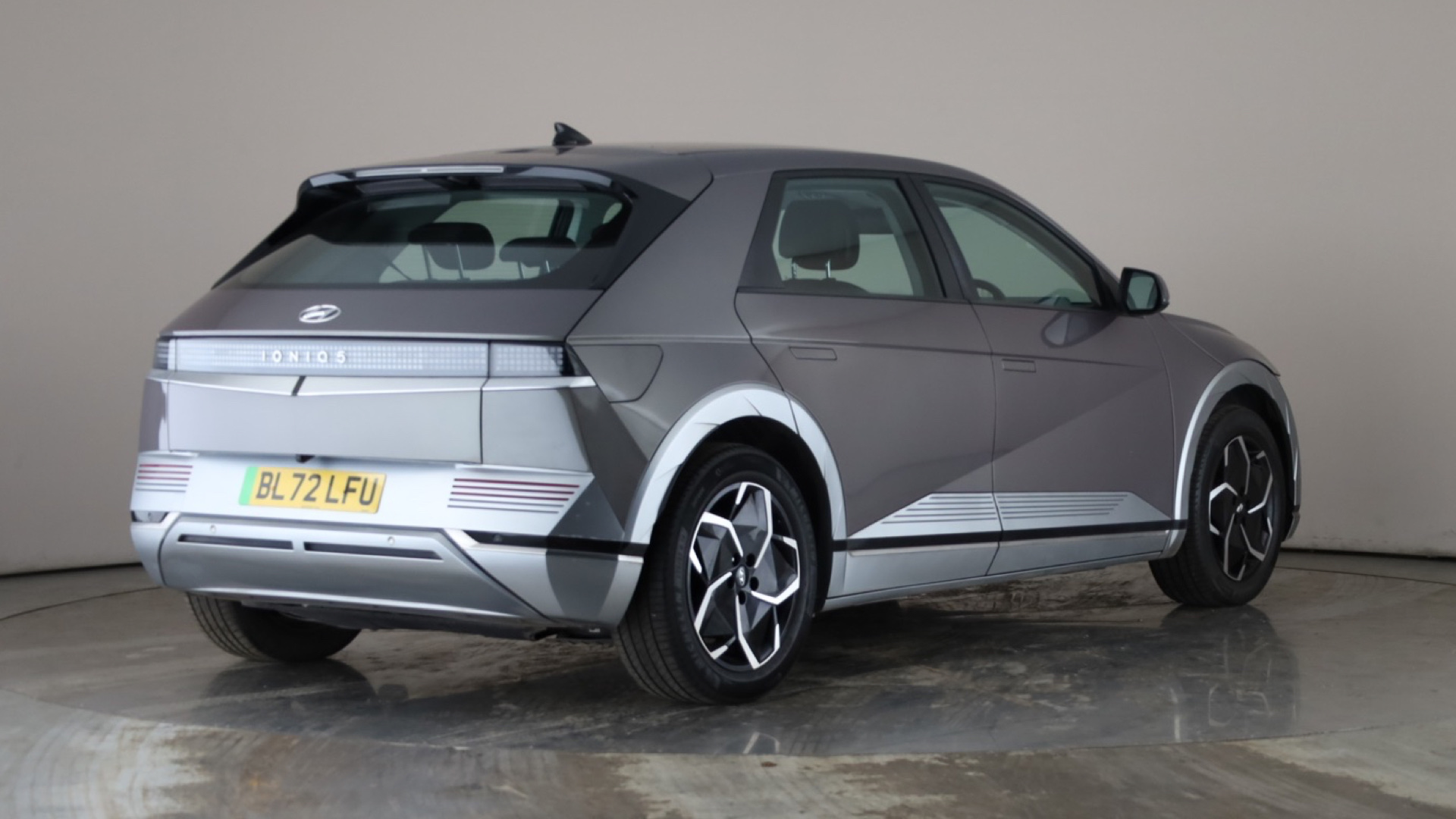 4020612 160kW Premium 73 kWh 5dr Auto