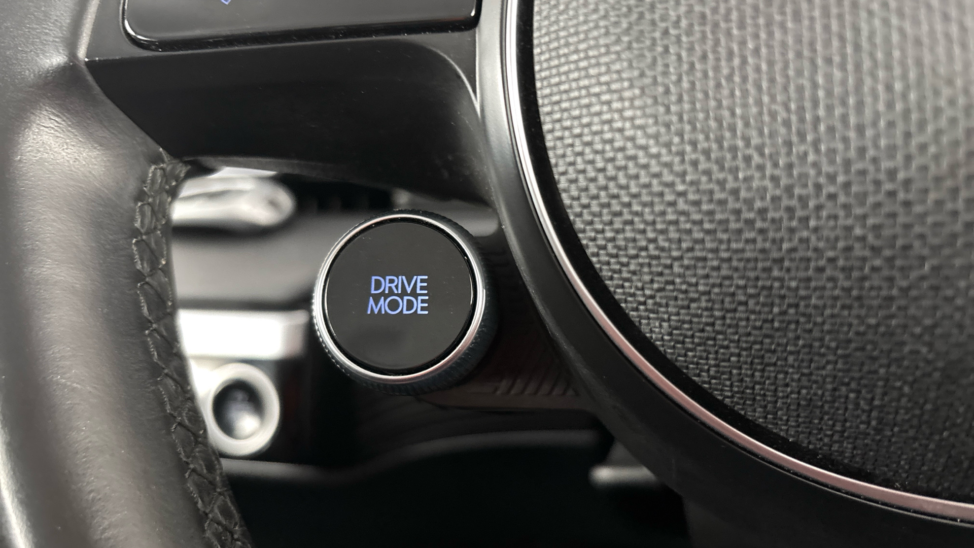 4020612 160kW Premium 73 kWh 5dr Auto