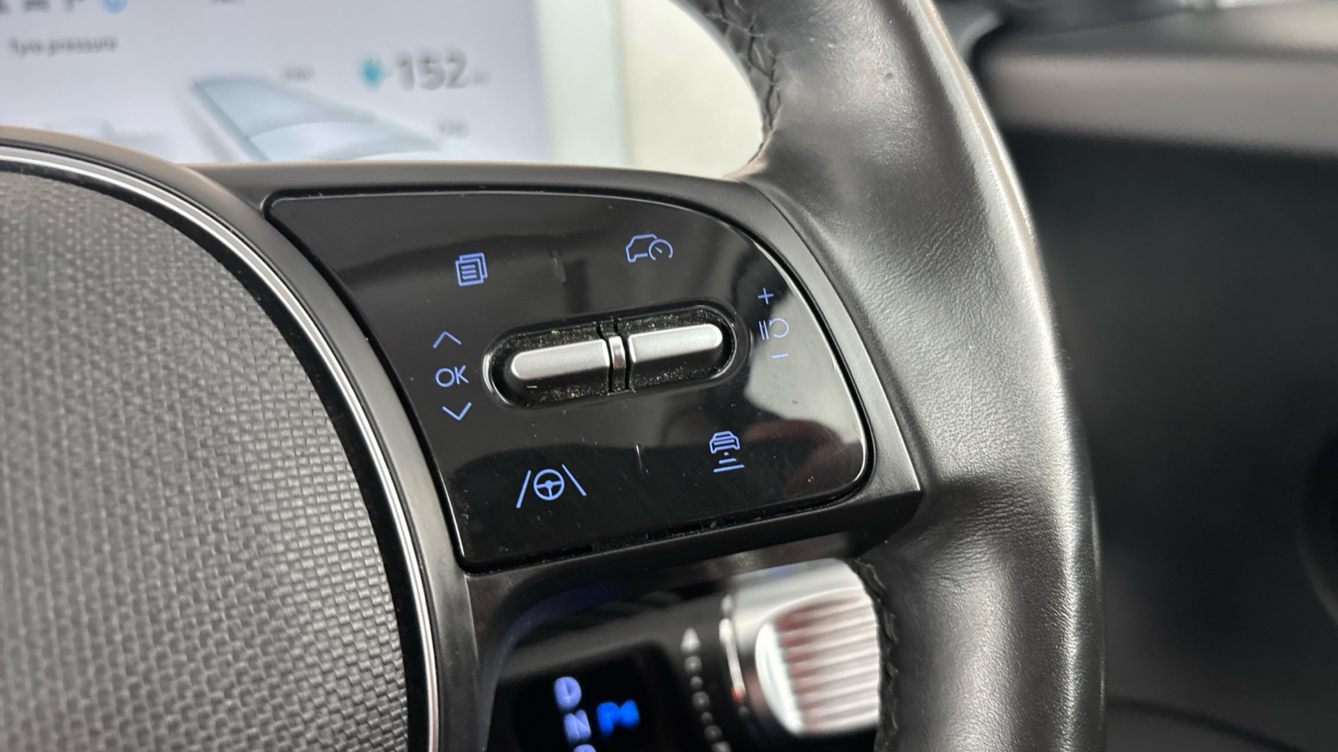 4020612 160kW Premium 73 kWh 5dr Auto