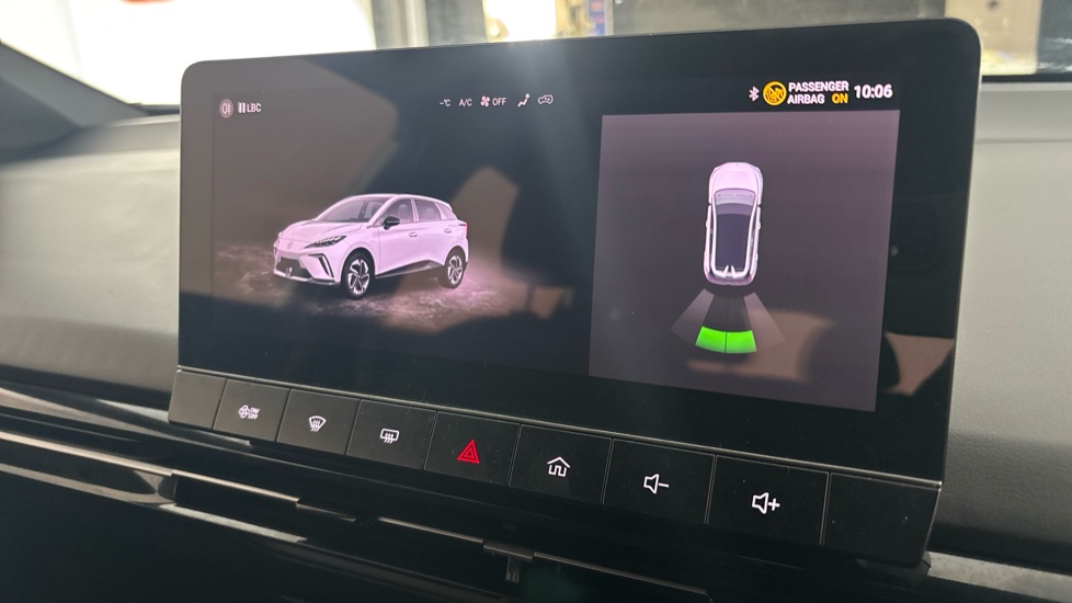 MG MG4 parking sensors