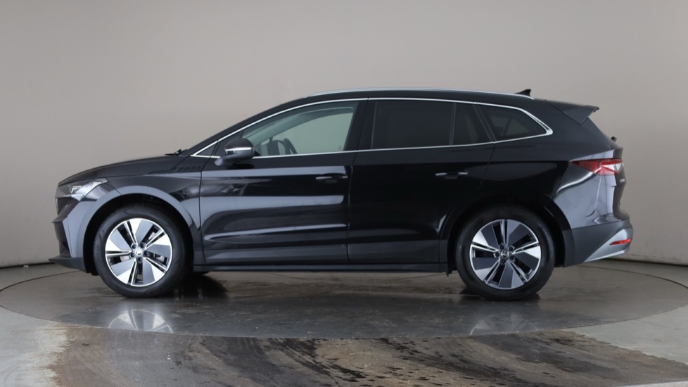 SKODA ENYAQ Image 2