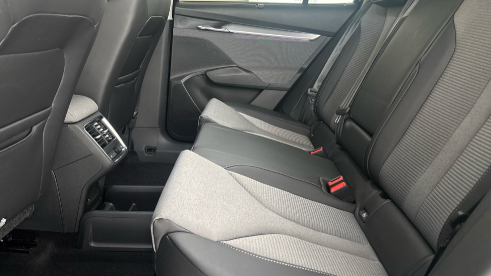SKODA ENYAQ Image 14