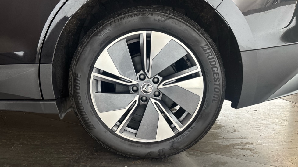 SKODA ENYAQ Image 18