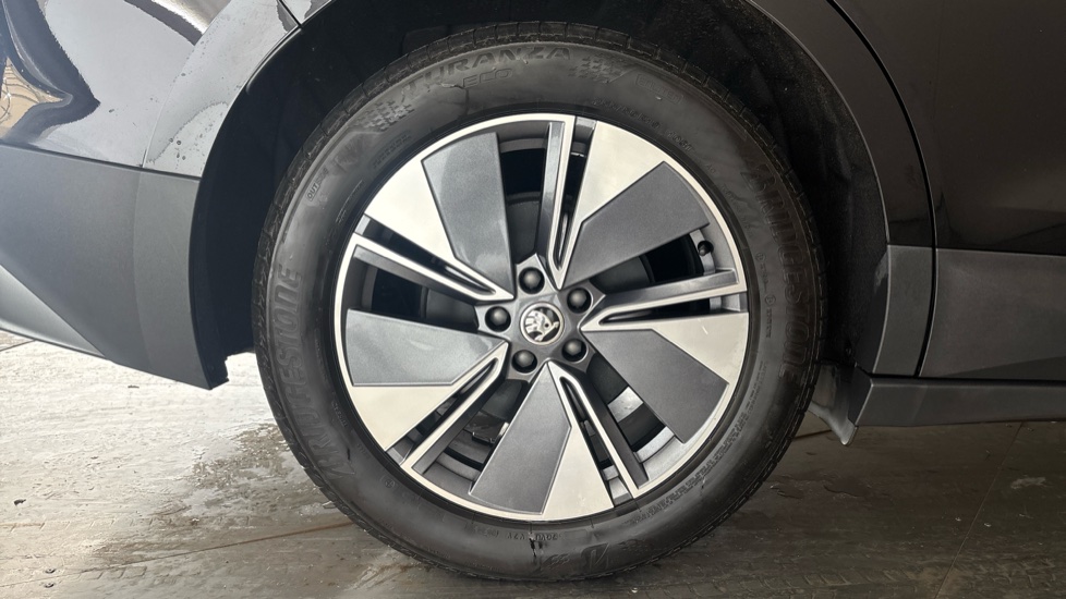 SKODA ENYAQ Image 19