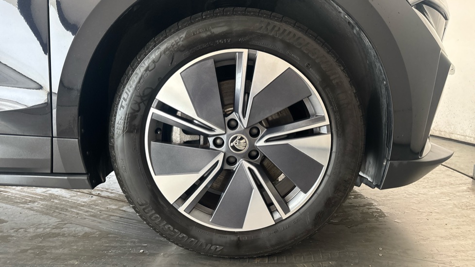 SKODA ENYAQ Image 20