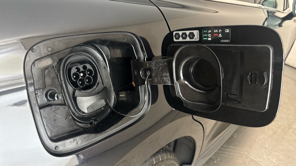 SKODA ENYAQ Image 21