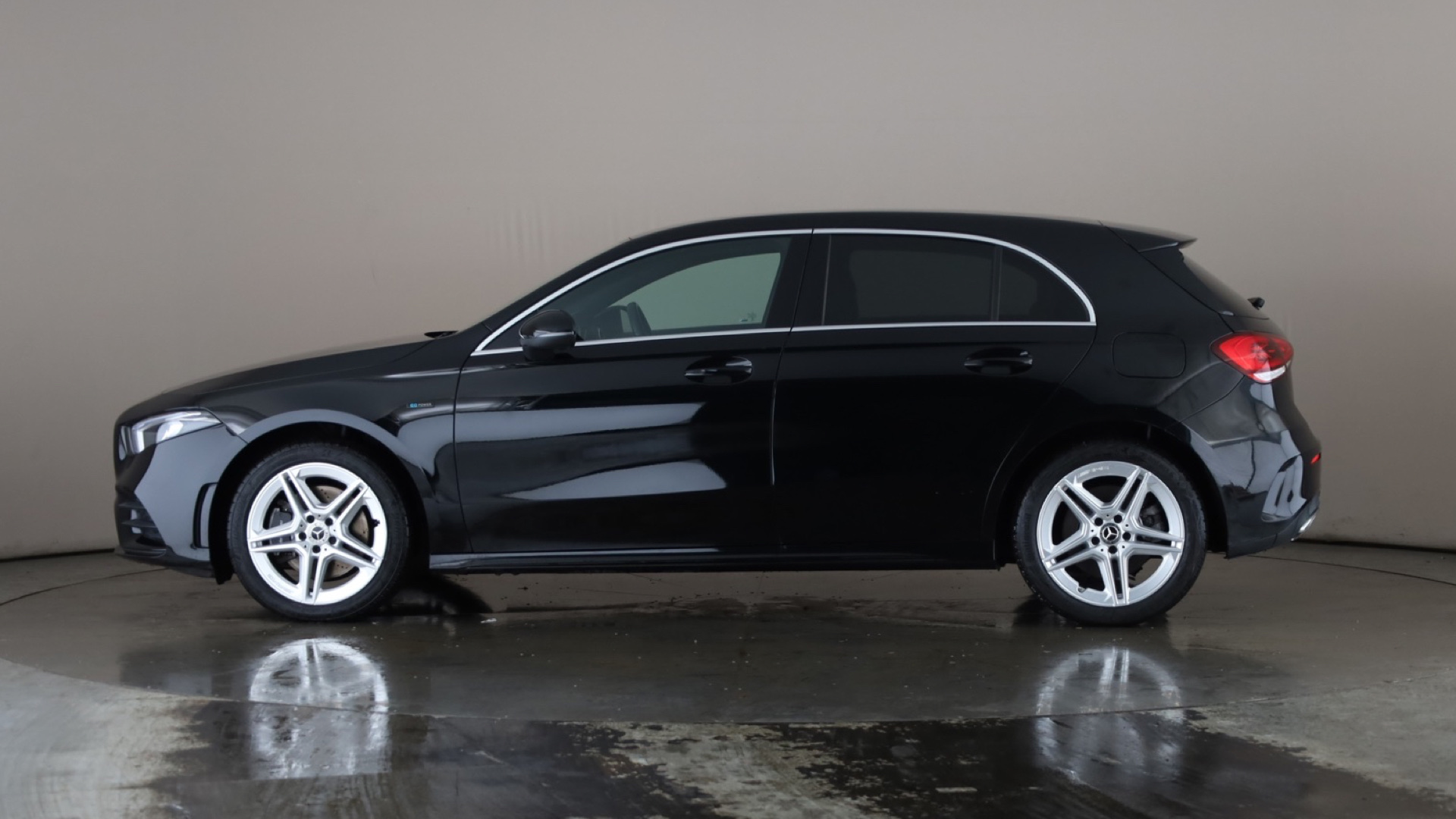 4020627 A250e AMG Line 5dr Auto