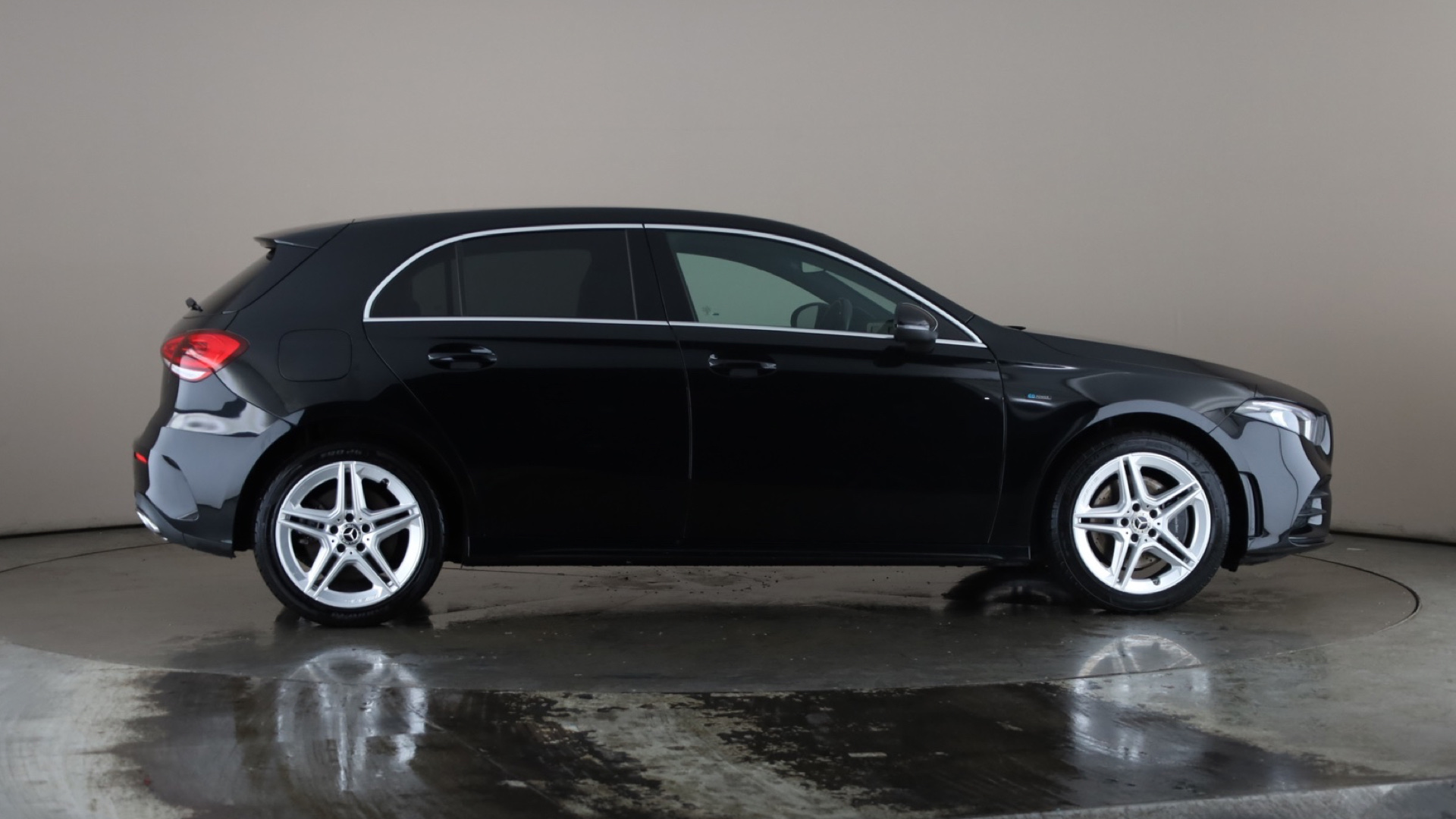 4020627 A250e AMG Line 5dr Auto