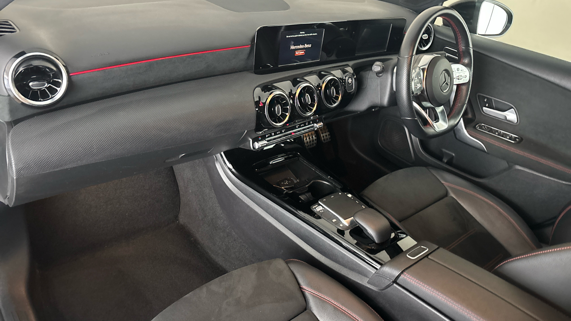 4020627 A250e AMG Line 5dr Auto