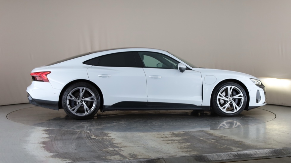 AUDI E-TRON GT Image 6