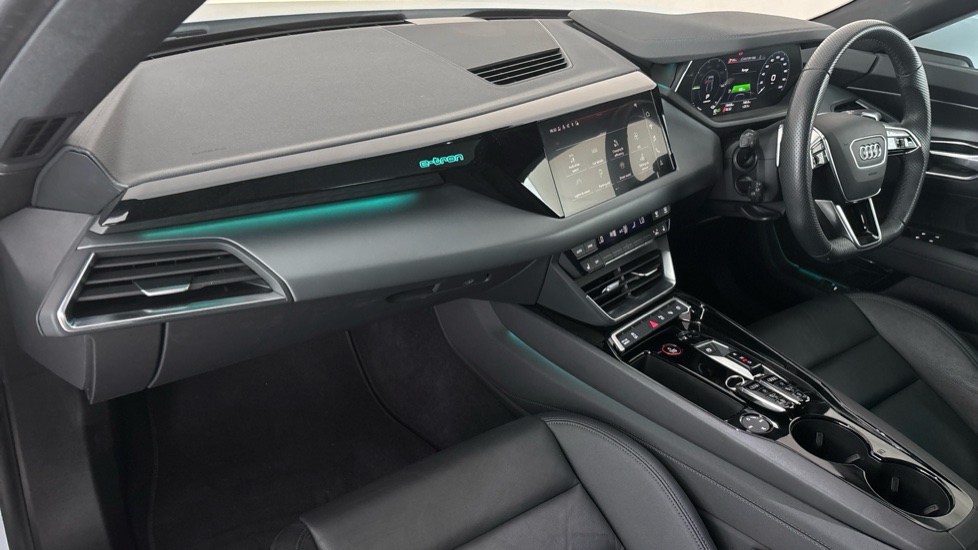 AUDI E-TRON GT Image 10
