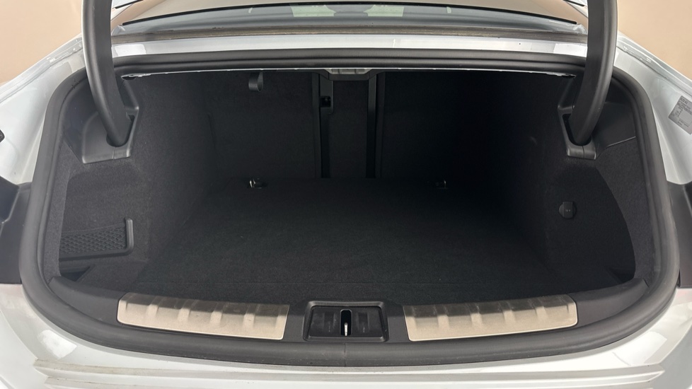 AUDI E-TRON GT Image 15
