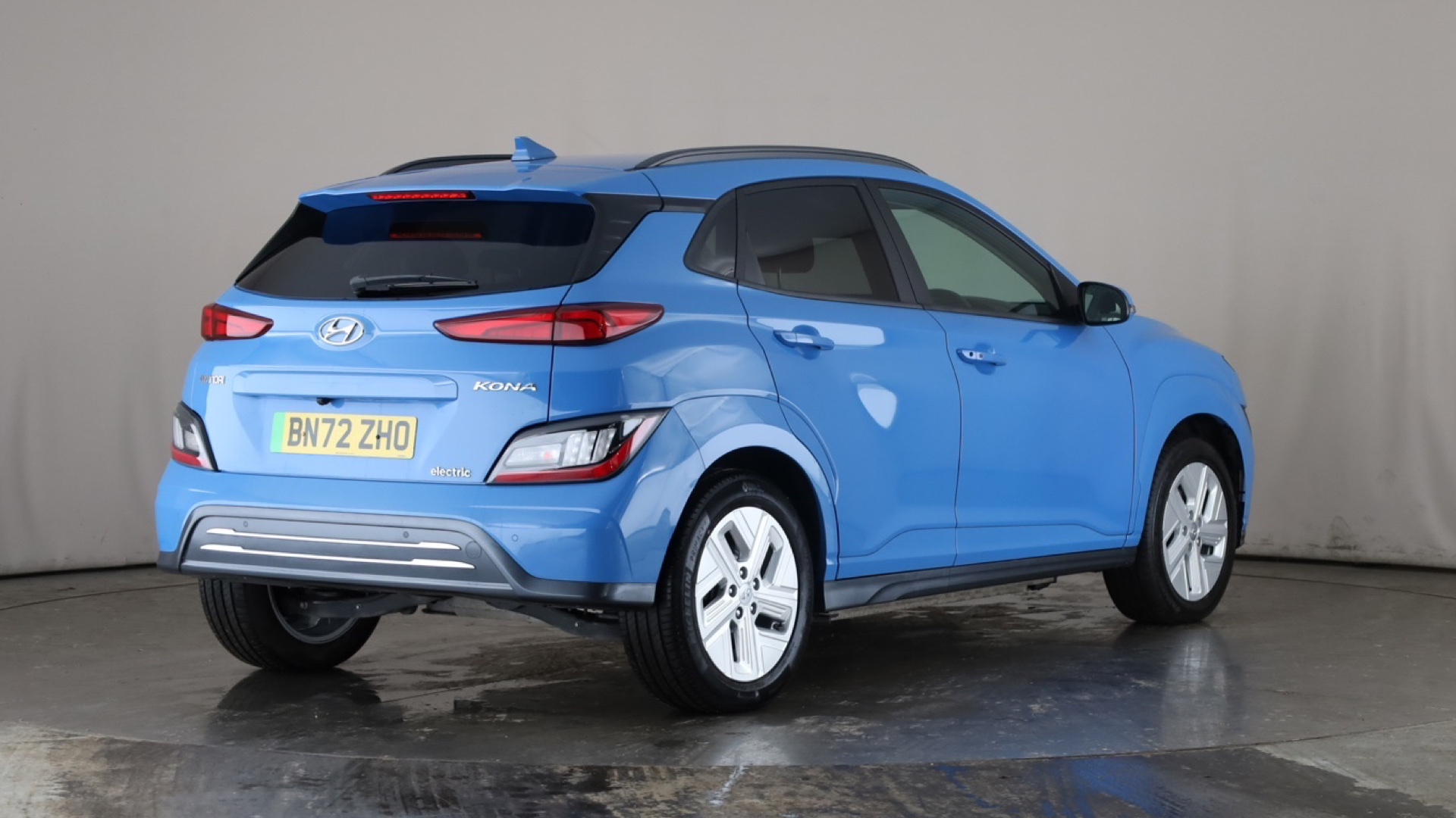 4049074 150kW Premium 64kWh 5dr Auto