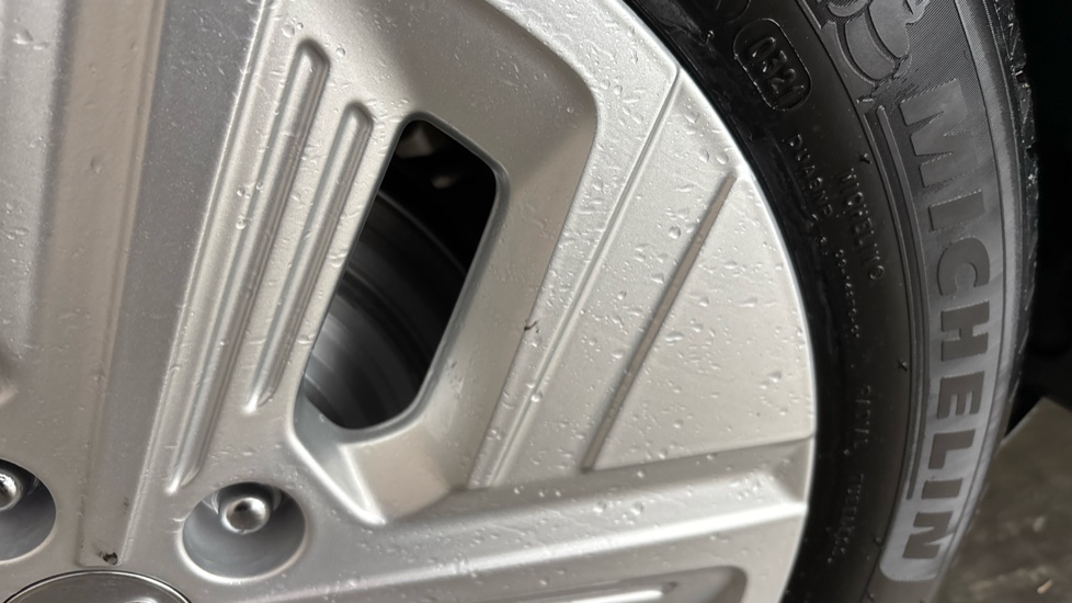 HYUNDAI KONA scratches