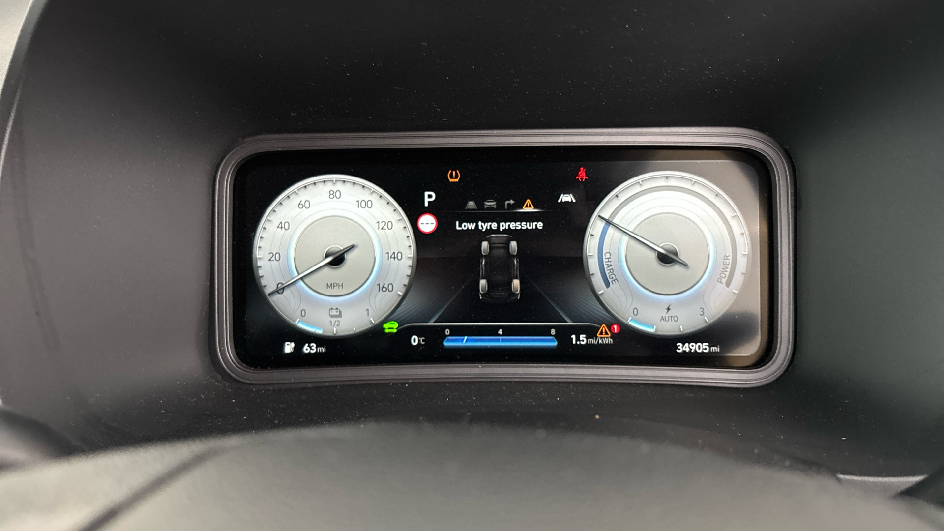 4049074 150kW Premium 64kWh 5dr Auto