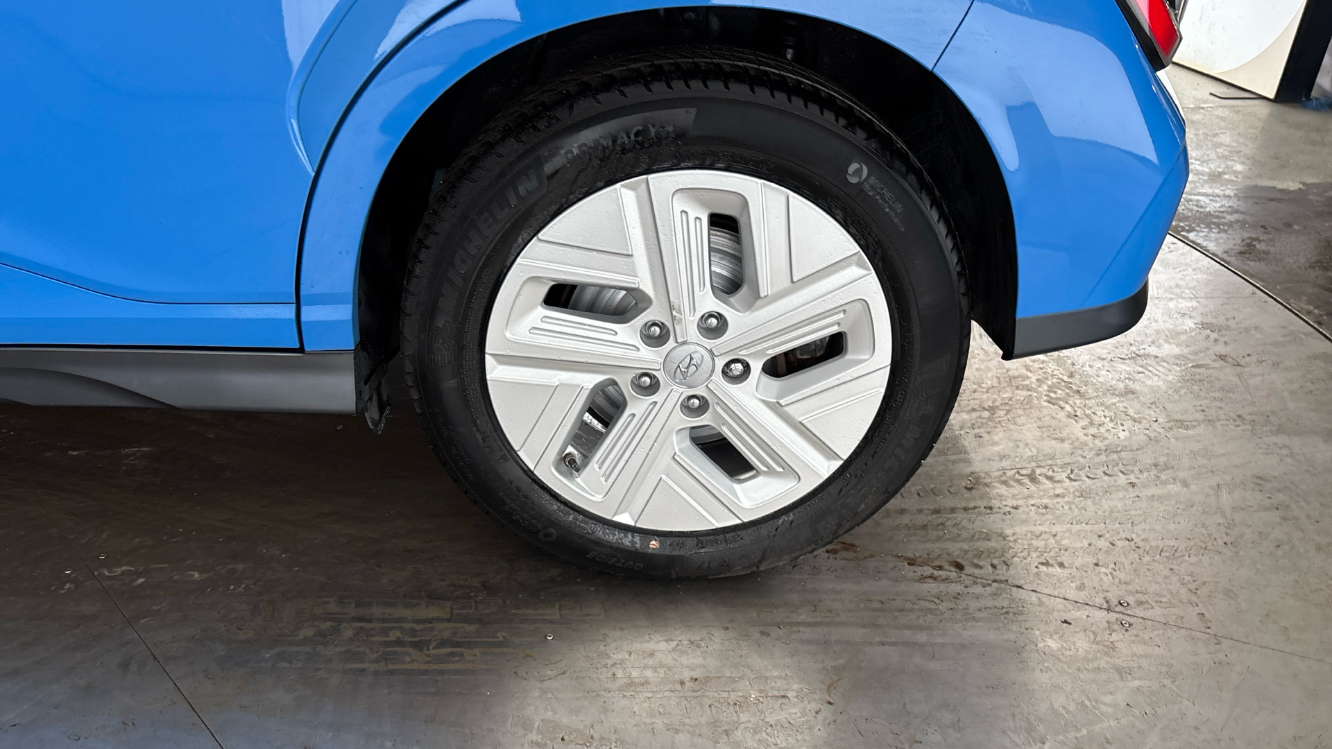 4049074 150kW Premium 64kWh 5dr Auto