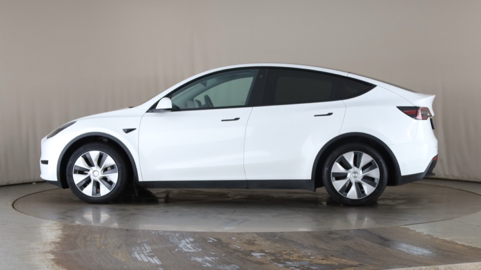 TESLA MODEL Y Image 2