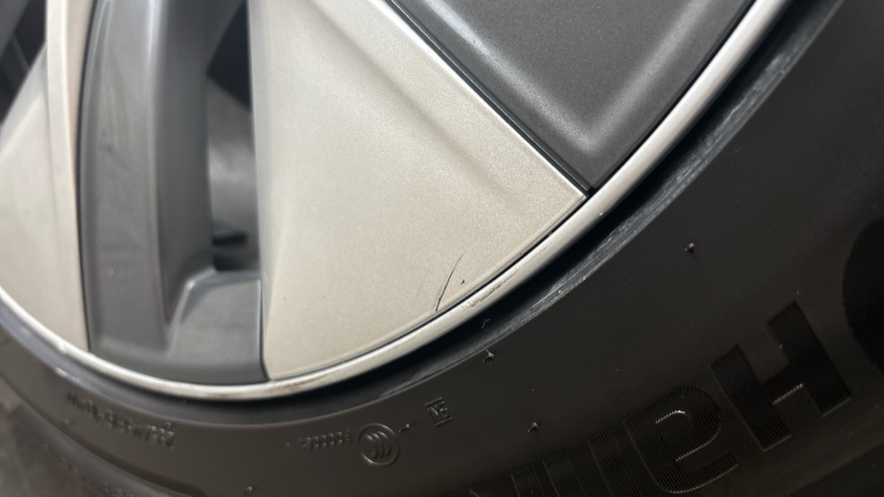 TESLA MODEL Y Scratches