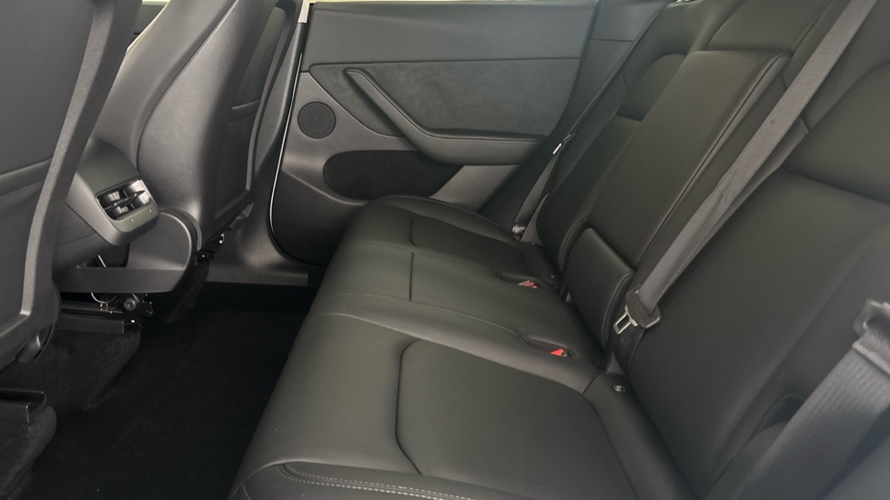 TESLA MODEL Y Image 14