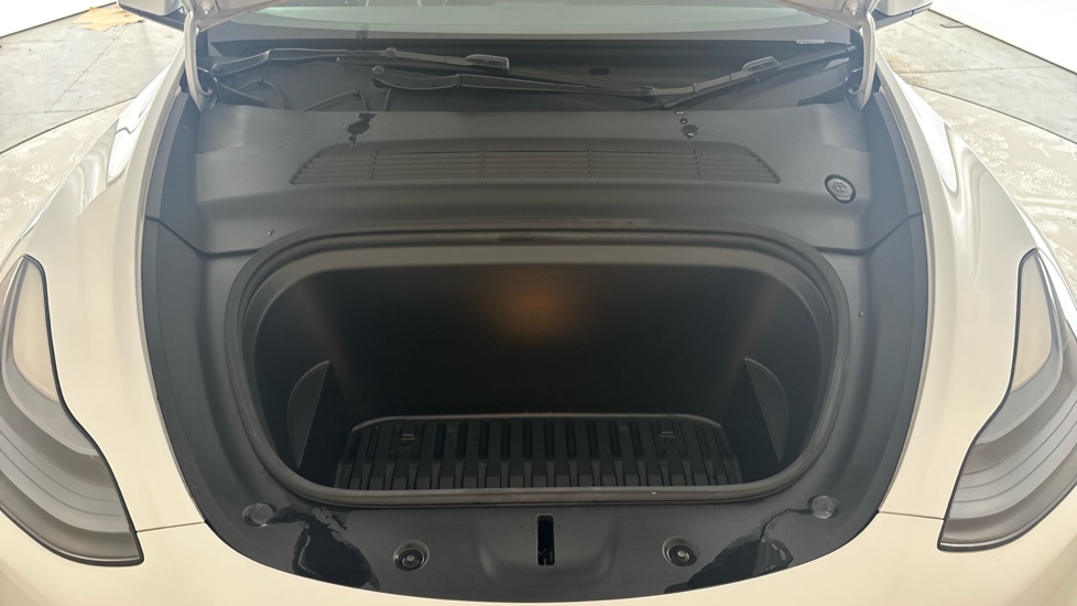 TESLA MODEL Y Image 16